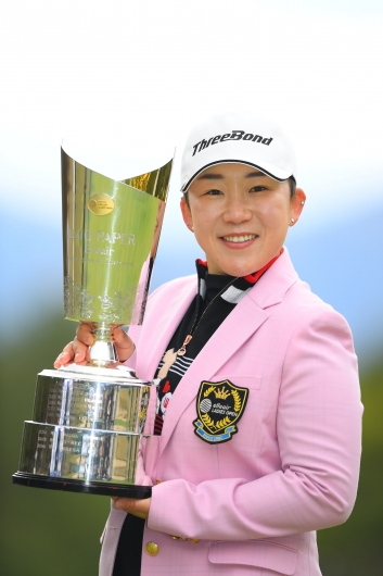 申ジエ(韓国)　4勝を挙げた2014年シーズンから4年連続となる年間複数回優勝を達成