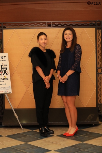 上田桃子（左）と渡邉彩香（撮影：米山聡明）