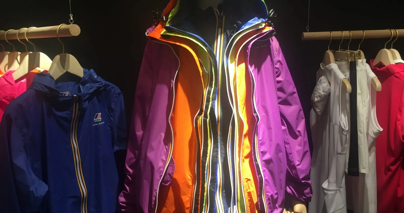 「K-WAY」×「JUN & ROPE」のコラボレインジャケット