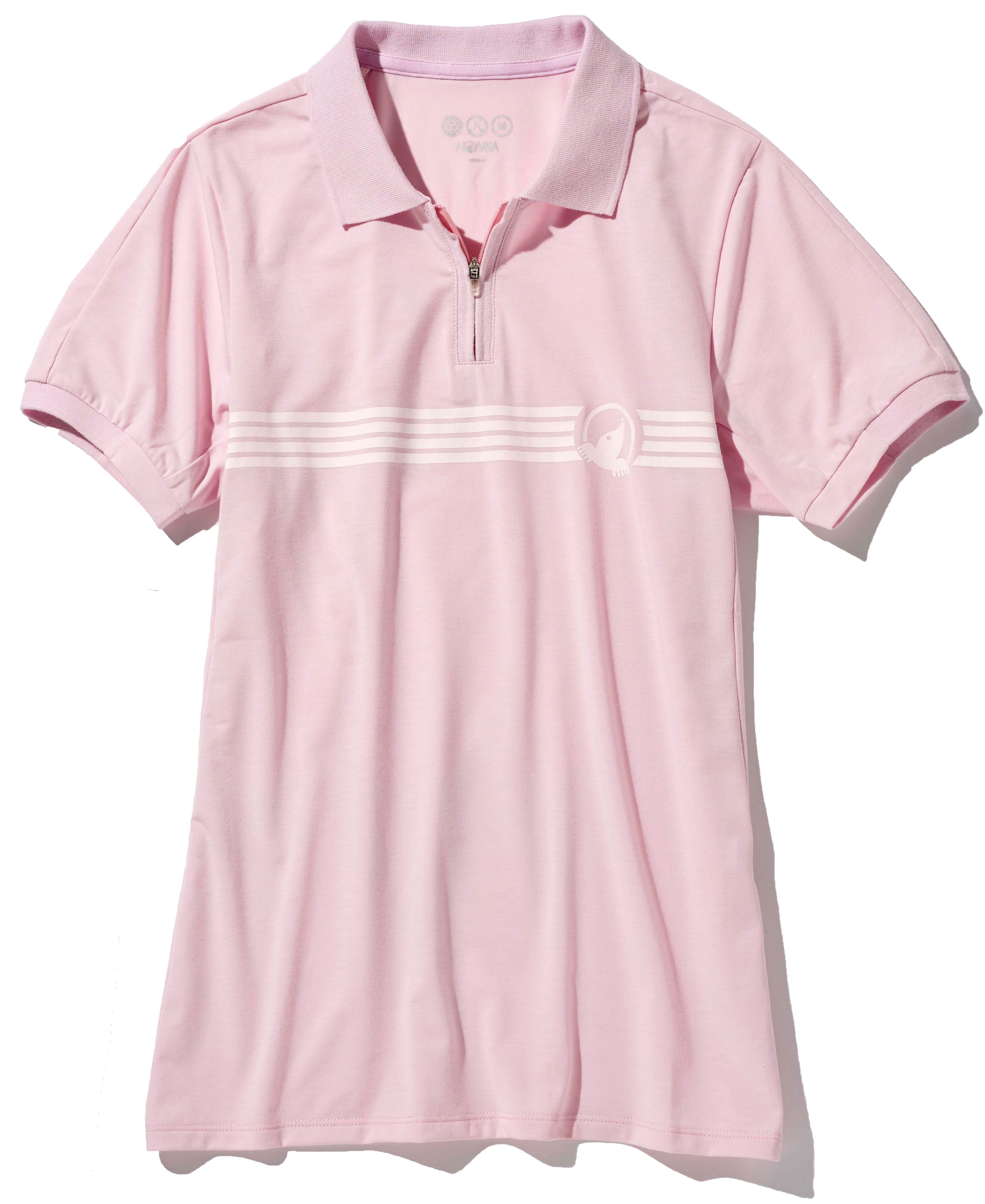 スポーティなジップアップシャツですが、春らしいパステルピンクで女性らしさも演出。シャツ¥11,000（本間ゴルフ）