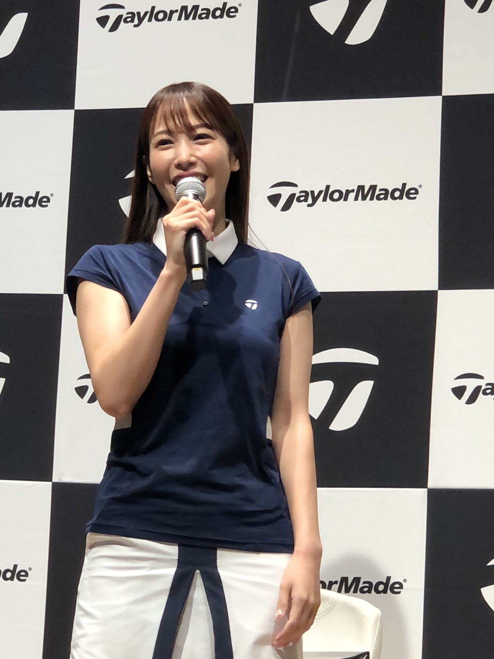 初バーディーが最高の瞬間 鷲見玲奈 爽やかゴルフコーデで登場 Regina レジーナ