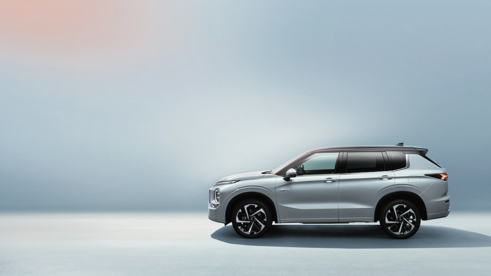 MITSUBISHI OUTLANDER PHEV [P]