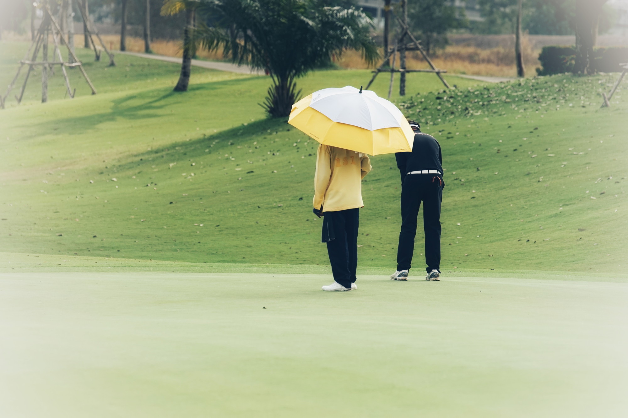 雨の日ゴルフを快適に 事前準備に必須アイテム モチベアップの秘訣をキャディが教えます Regina レジーナ