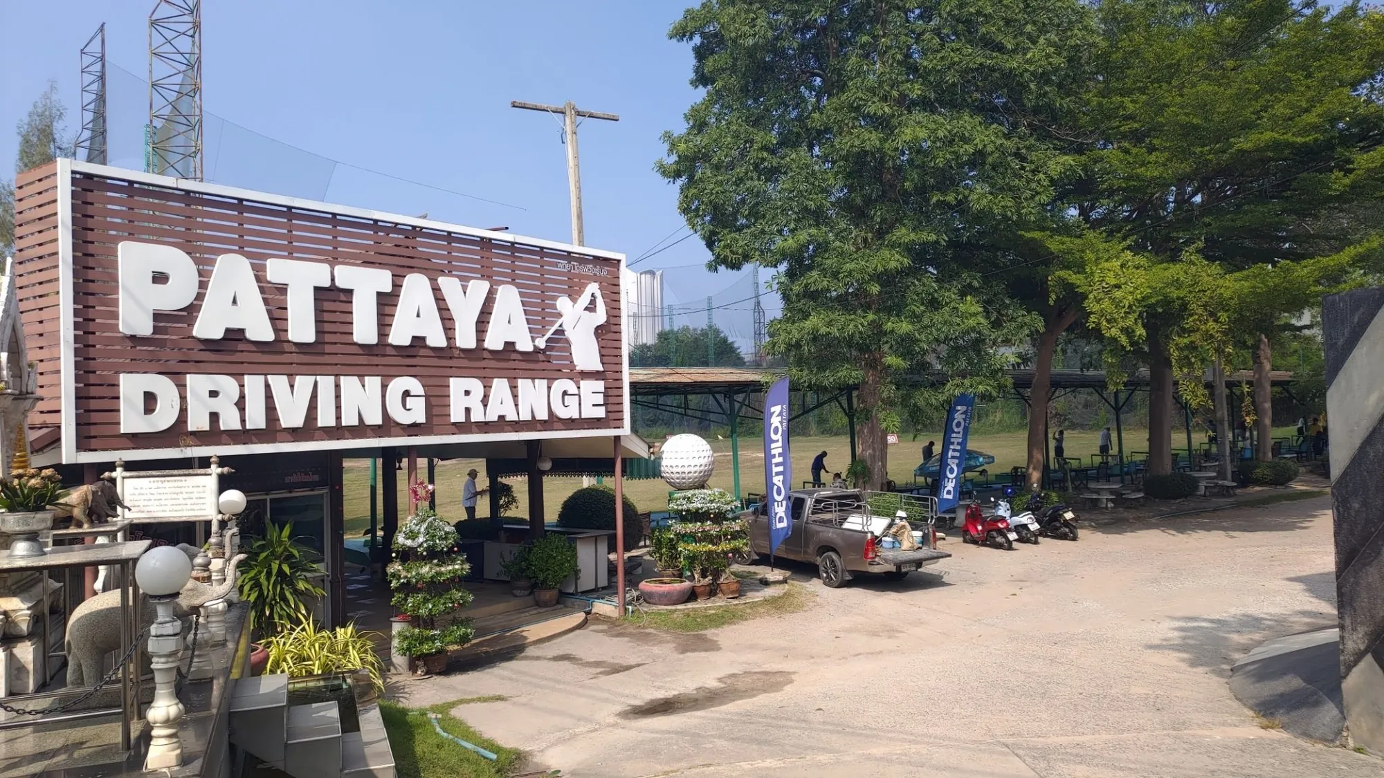 タイとマレーシアのゴルフ練習場に行ってみた！ 現地の雰囲気やプレー料金など、日本との違いを …